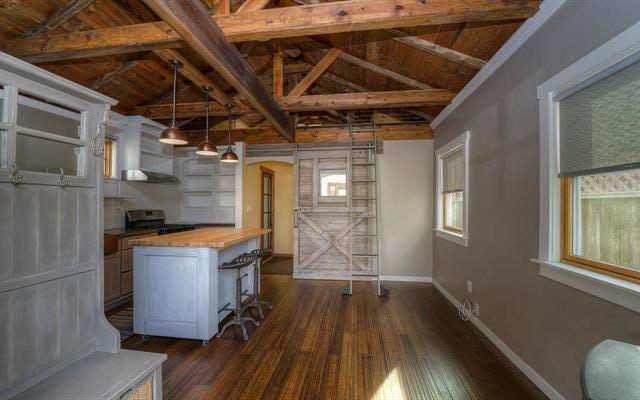 Detail Gallery Image 2 of 17 For 174 Carmel Ave, Pacifica,  CA 94044 - 1 Beds | 1 Baths