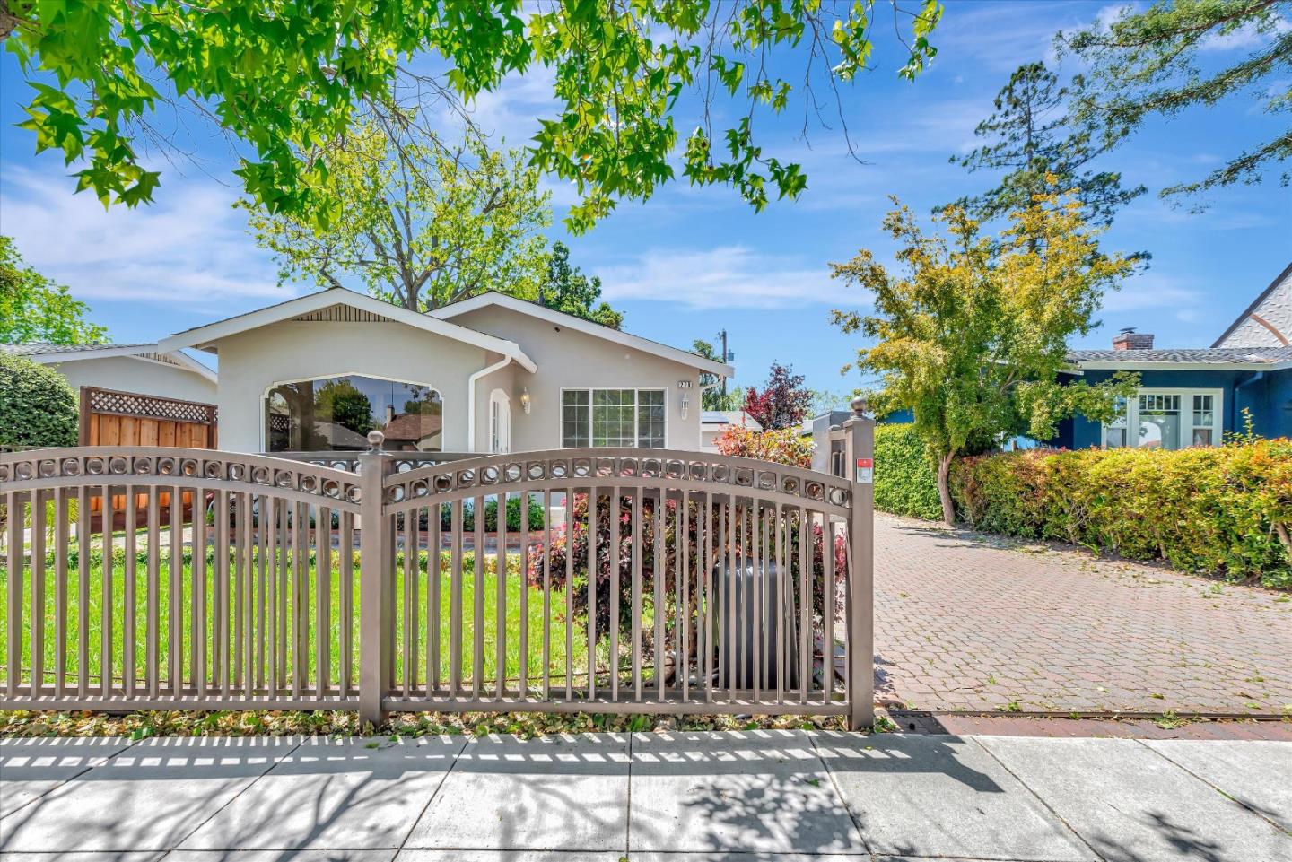 Detail Gallery Image 1 of 34 For 278 Hudson St, Redwood City,  CA 94062 - 7 Beds | 1/6 Baths