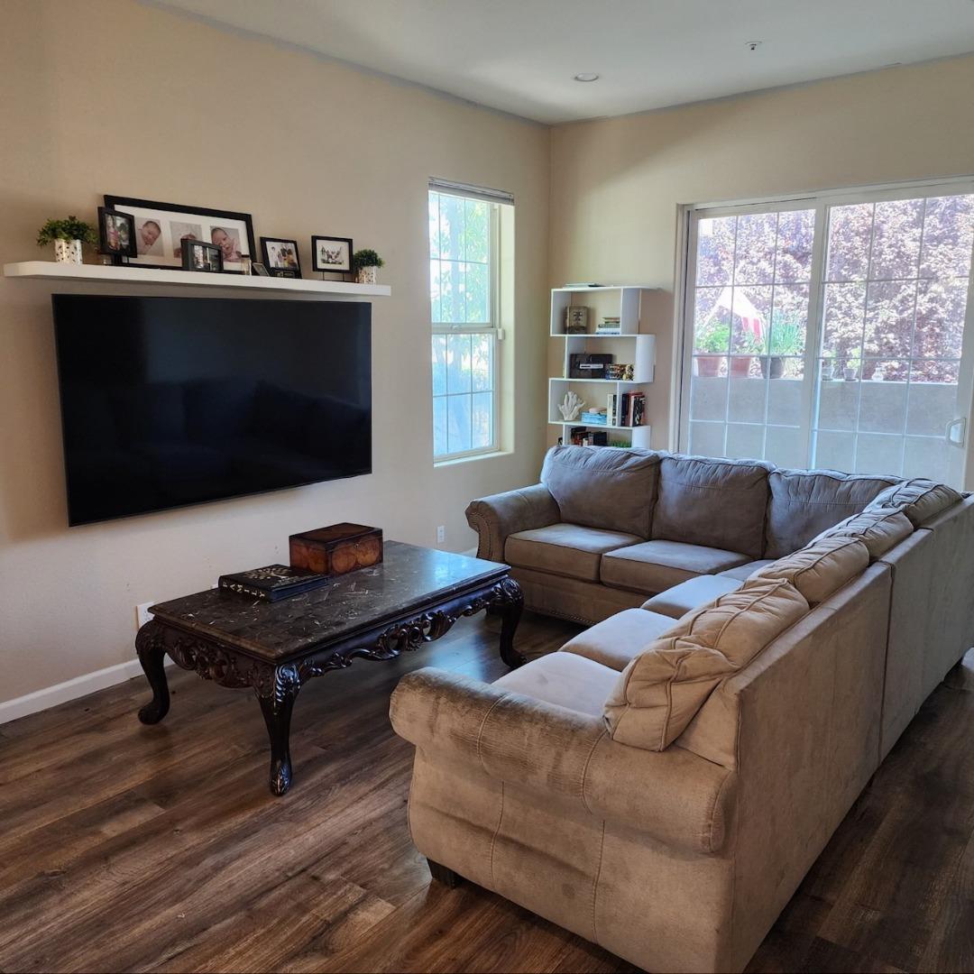 Detail Gallery Image 9 of 13 For 737 Northrup St, San Jose,  CA 95126 - 3 Beds | 2/1 Baths