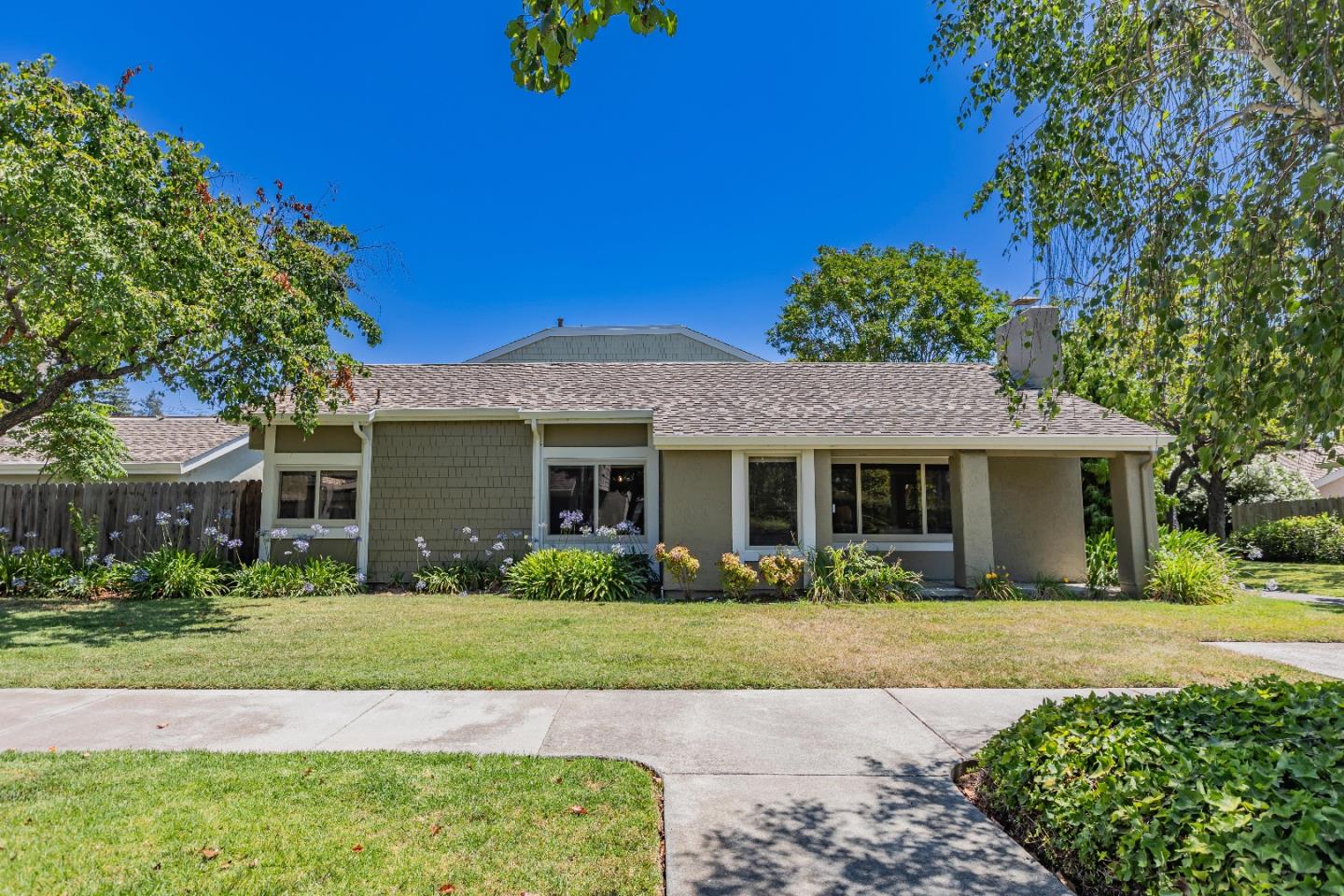 Detail Gallery Image 1 of 1 For 2321 Falling Water Ct, Santa Clara,  CA 95054 - 3 Beds | 2 Baths