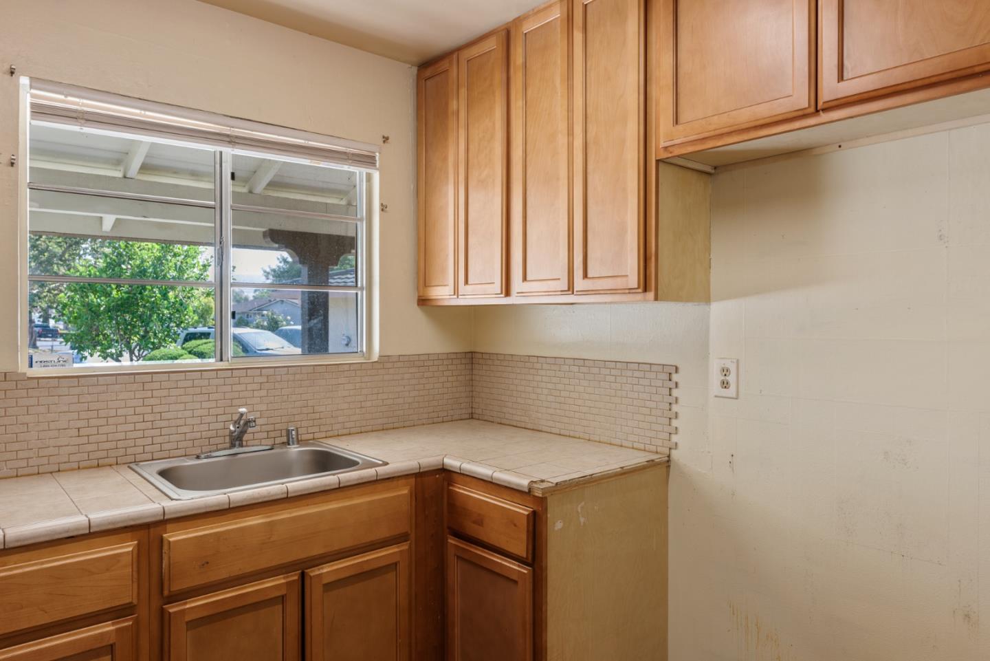 Detail Gallery Image 7 of 48 For 2660 Crest Ct, Union City,  CA 94587 - 3 Beds | 2 Baths