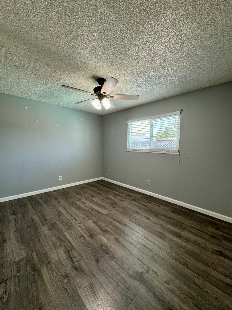 Detail Gallery Image 10 of 18 For 361 Clark St, Turlock,  CA 95380 - 3 Beds | 2 Baths