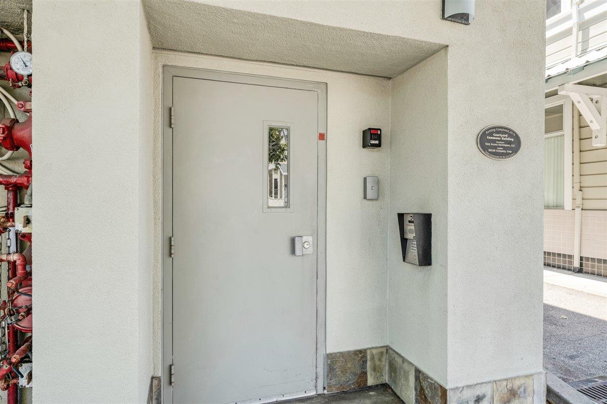 Detail Gallery Image 3 of 27 For 605 Pacific Ave #302,  Santa Cruz,  CA 95060 - 1 Beds | 1 Baths