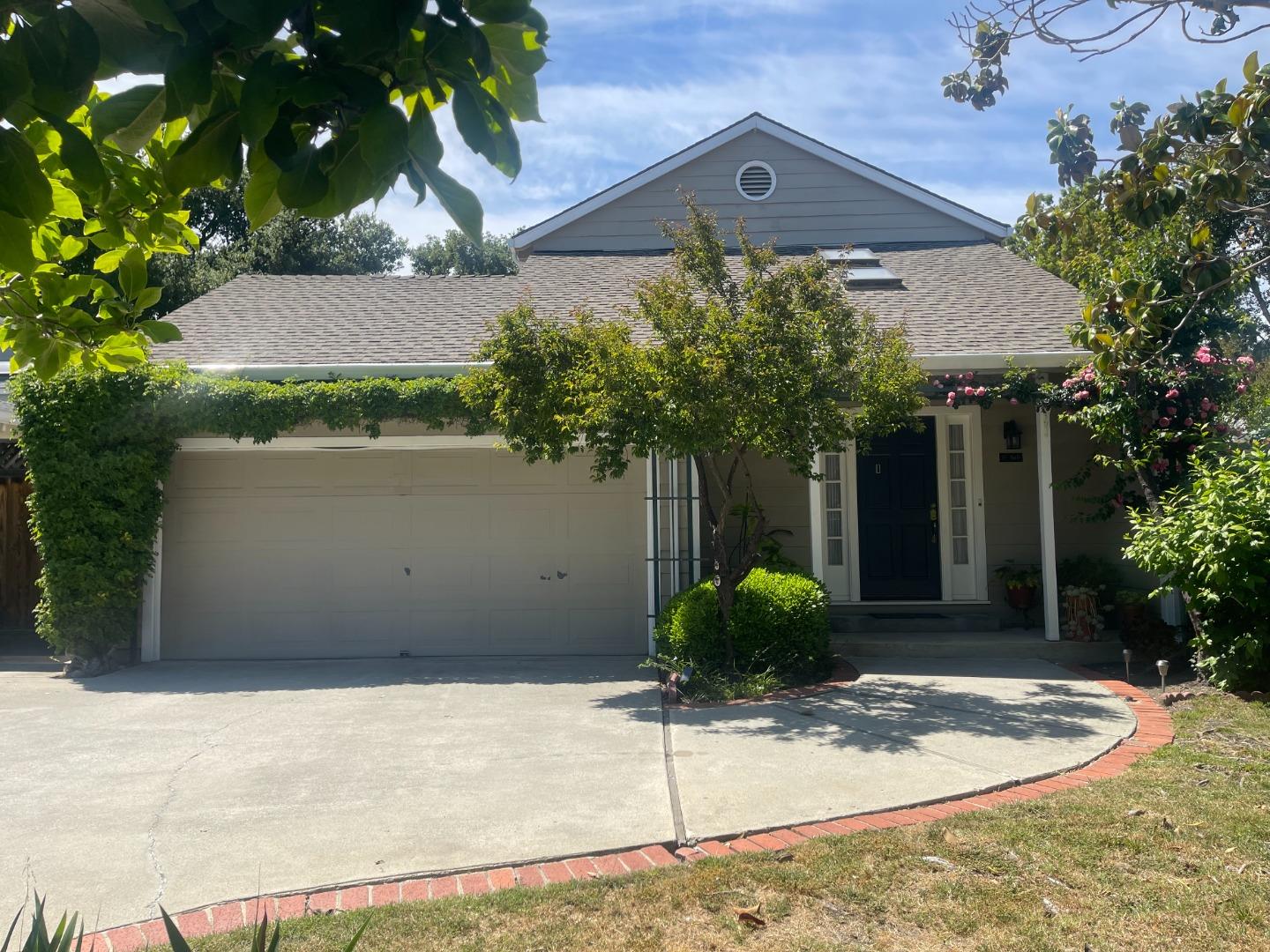 Detail Gallery Image 1 of 18 For 560 Arastradero Rd, Palo Alto,  CA 94306 - 3 Beds | 2/1 Baths