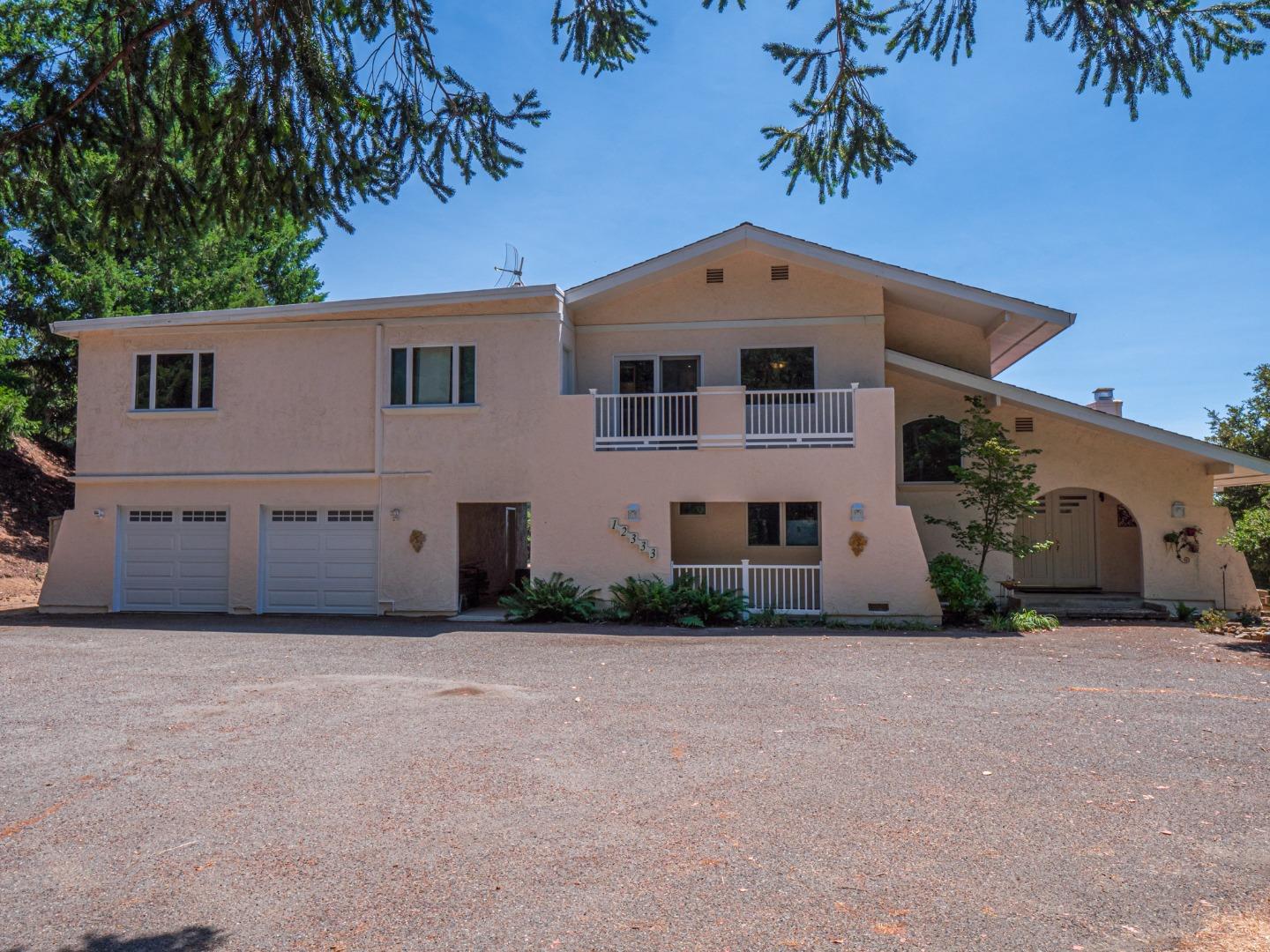 Detail Gallery Image 4 of 48 For 12333 Indian Trail Rd, Los Gatos,  CA 95033 - 4 Beds | 3/1 Baths