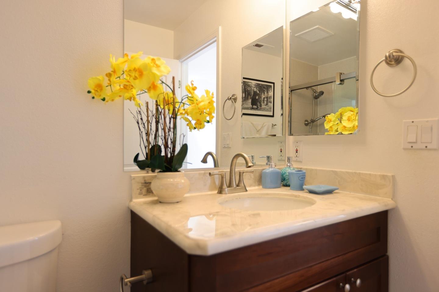 Detail Gallery Image 17 of 42 For 2585 Park Blvd #Z206,  Palo Alto,  CA 94306 - 2 Beds | 2/1 Baths