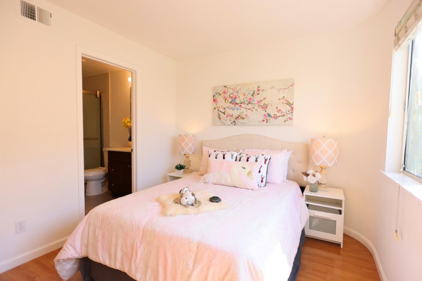 Detail Gallery Image 19 of 42 For 2585 Park Blvd #Z206,  Palo Alto,  CA 94306 - 2 Beds | 2/1 Baths