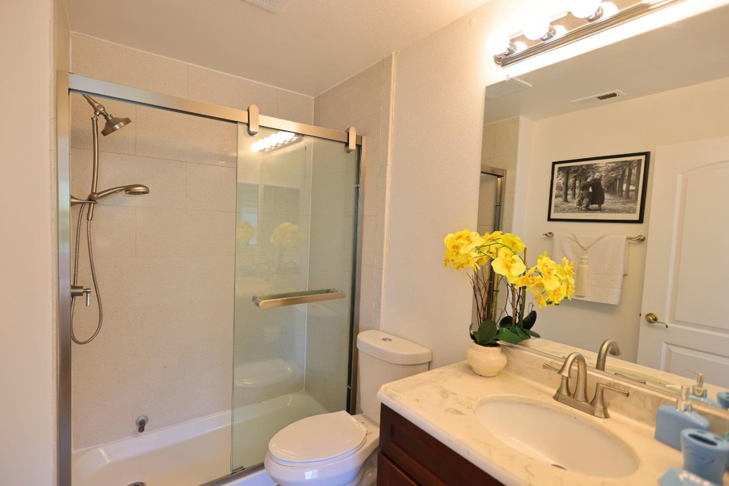 Detail Gallery Image 25 of 42 For 2585 Park Blvd #Z206,  Palo Alto,  CA 94306 - 2 Beds | 2/1 Baths