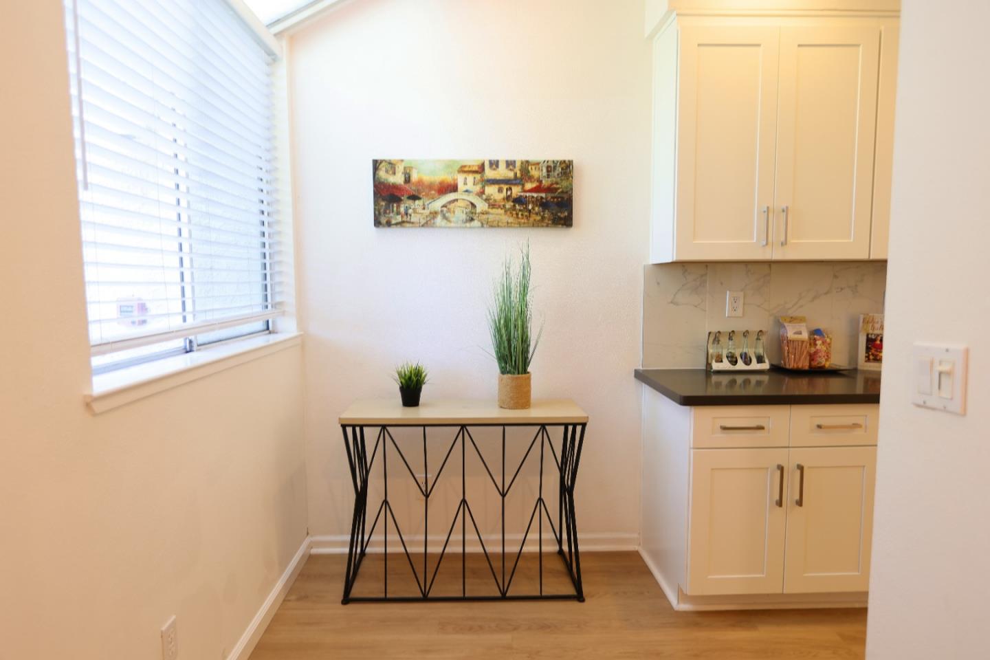 Detail Gallery Image 26 of 42 For 2585 Park Blvd #Z206,  Palo Alto,  CA 94306 - 2 Beds | 2/1 Baths