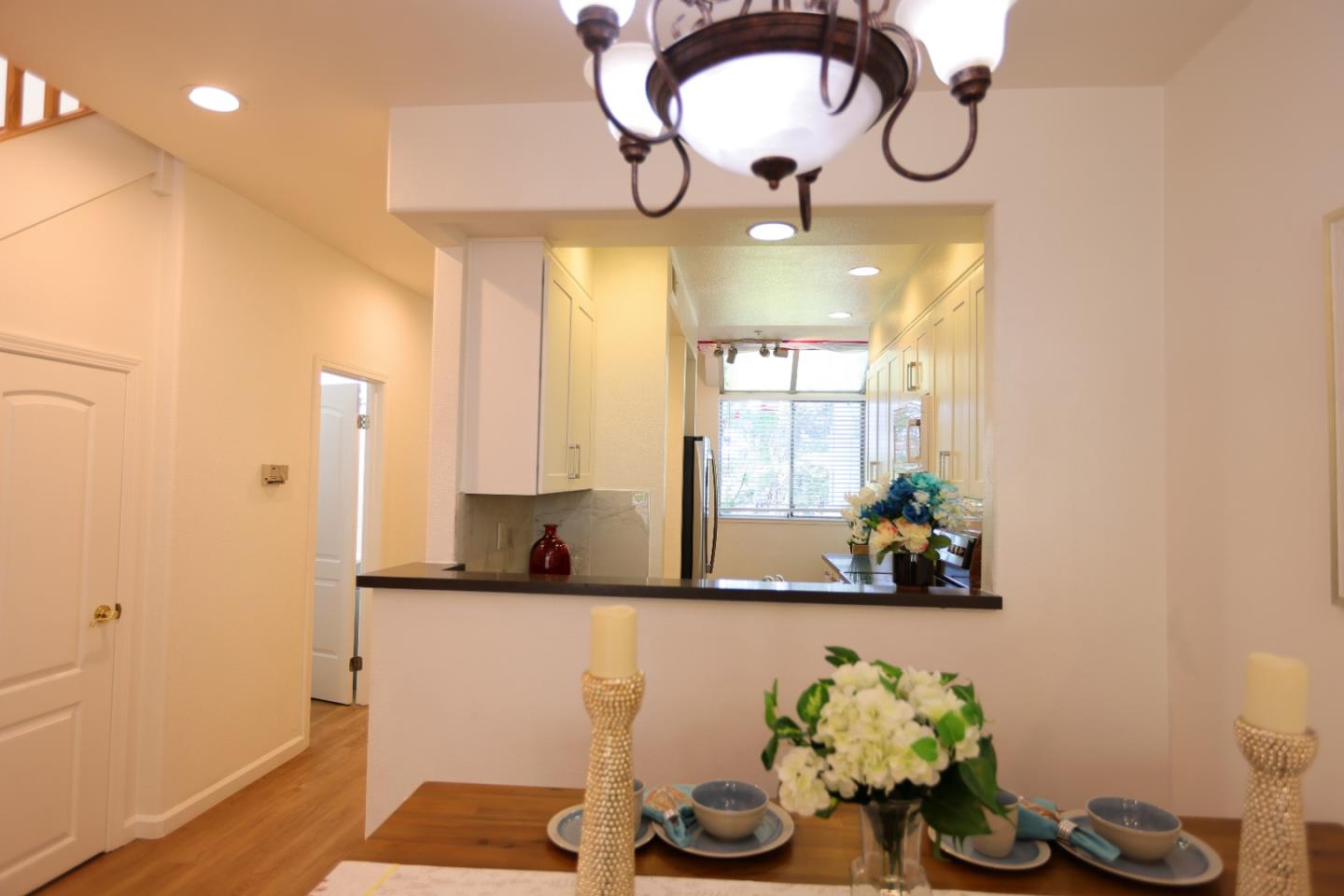 Detail Gallery Image 6 of 42 For 2585 Park Blvd #Z206,  Palo Alto,  CA 94306 - 2 Beds | 2/1 Baths