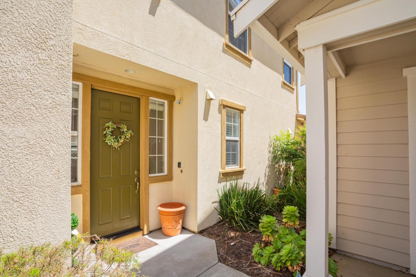 Detail Gallery Image 5 of 54 For 8123 Carlisle Way, Vallejo,  CA 94591 - 4 Beds | 2/1 Baths