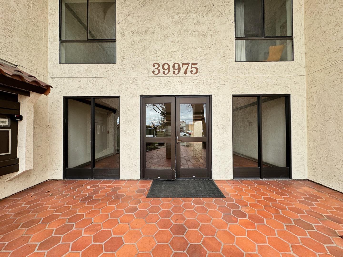 Detail Gallery Image 3 of 31 For 39975 Cedar Blvd #242,  Newark,  CA 94560 - 2 Beds | 2 Baths