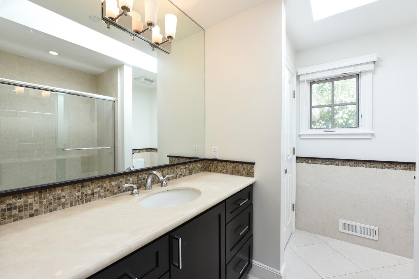 Detail Gallery Image 11 of 21 For 101 Leland Ave, Menlo Park,  CA 94025 - 3 Beds | 2 Baths