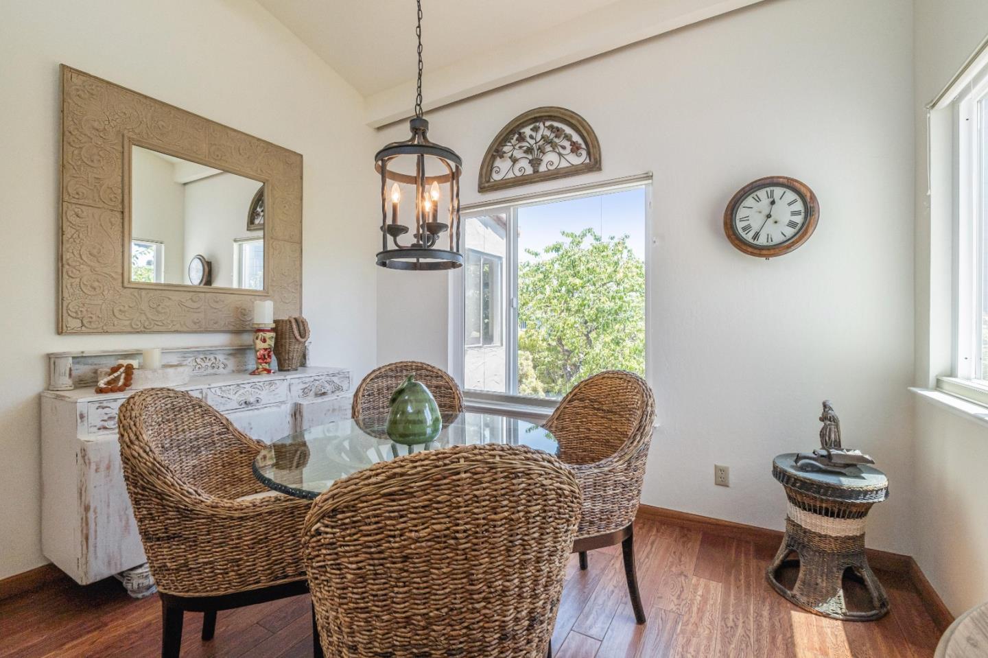 Detail Gallery Image 15 of 56 For 147 Farallon Ct, Aptos,  CA 95003 - 3 Beds | 2/1 Baths