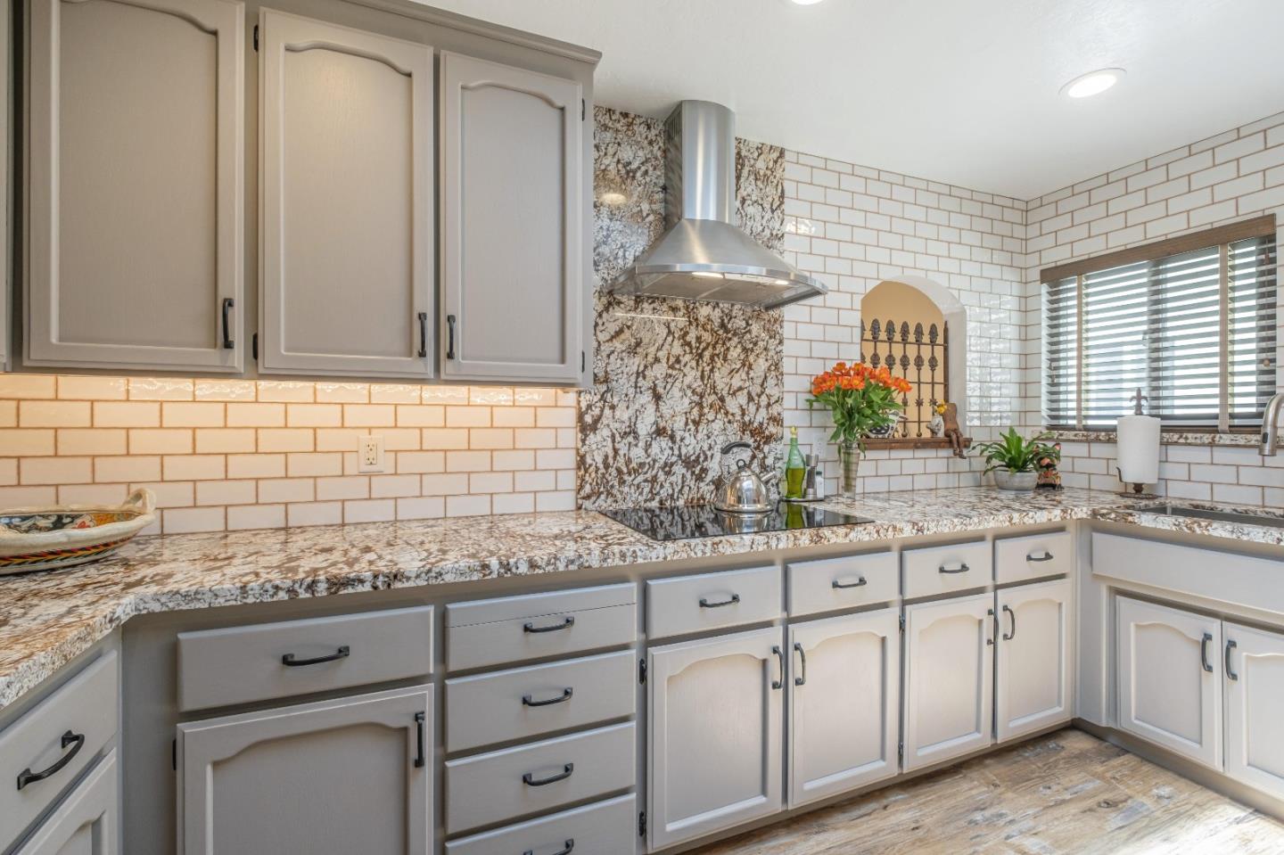 Detail Gallery Image 17 of 56 For 147 Farallon Ct, Aptos,  CA 95003 - 3 Beds | 2/1 Baths