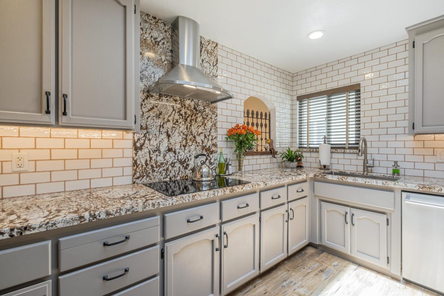 Detail Gallery Image 19 of 56 For 147 Farallon Ct, Aptos,  CA 95003 - 3 Beds | 2/1 Baths