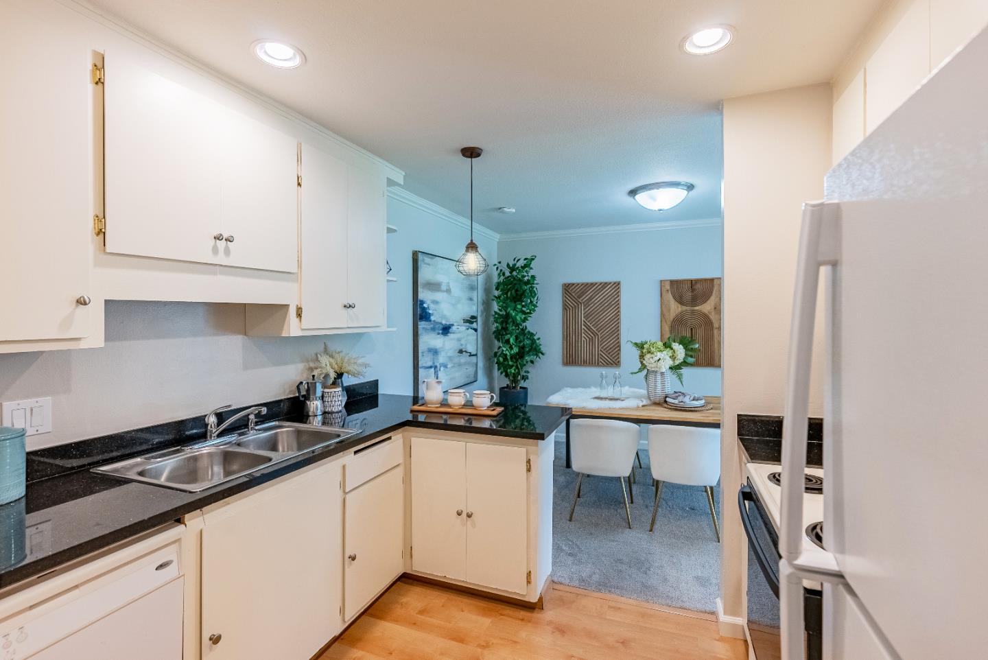 Detail Gallery Image 6 of 25 For 1750 Halford Ave #302,  Santa Clara,  CA 95051 - 2 Beds | 2 Baths