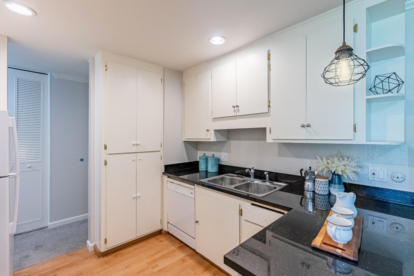 Detail Gallery Image 8 of 25 For 1750 Halford Ave #302,  Santa Clara,  CA 95051 - 2 Beds | 2 Baths