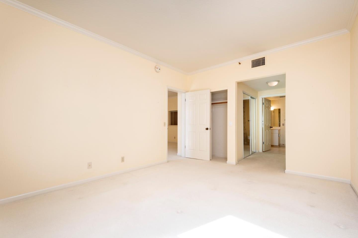 Detail Gallery Image 6 of 7 For 1 Baldwin Ave #221,  San Mateo,  CA 94401 - 1 Beds | 1 Baths