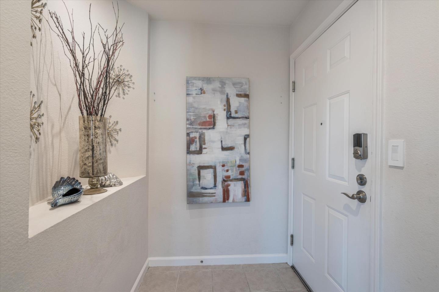 Detail Gallery Image 9 of 51 For 100 Baltic Cir #132,  Redwood City,  CA 94065 - 2 Beds | 1/1 Baths