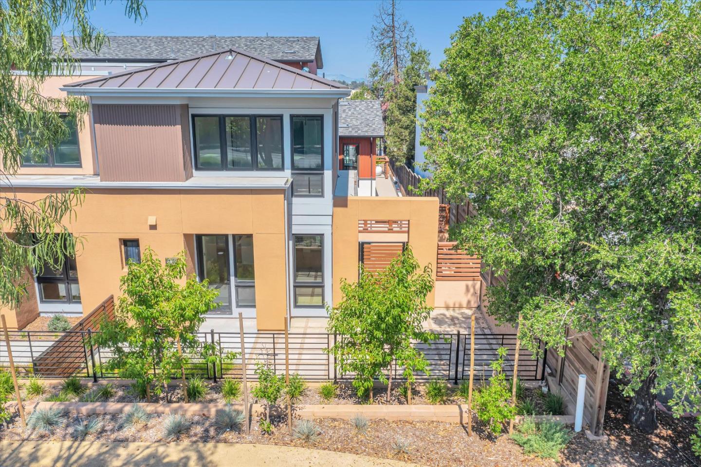 Detail Gallery Image 1 of 20 For 13166 Sepulveda Cir, Los Gatos,  CA 95032 - 1 Beds | 1/1 Baths