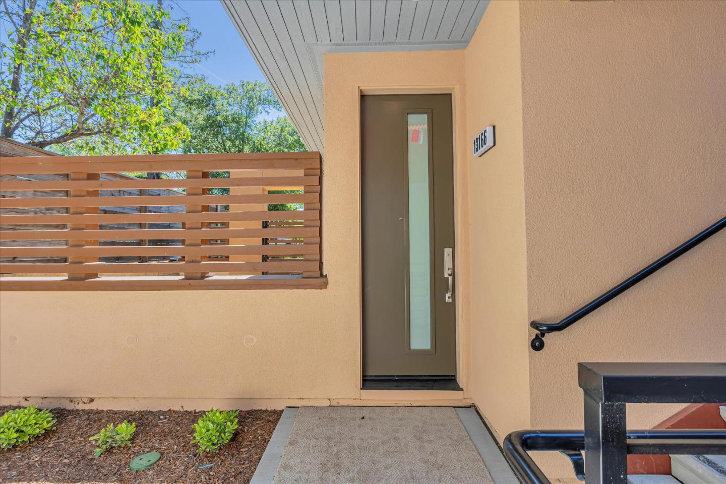 Detail Gallery Image 3 of 20 For 13166 Sepulveda Cir, Los Gatos,  CA 95032 - 1 Beds | 1/1 Baths