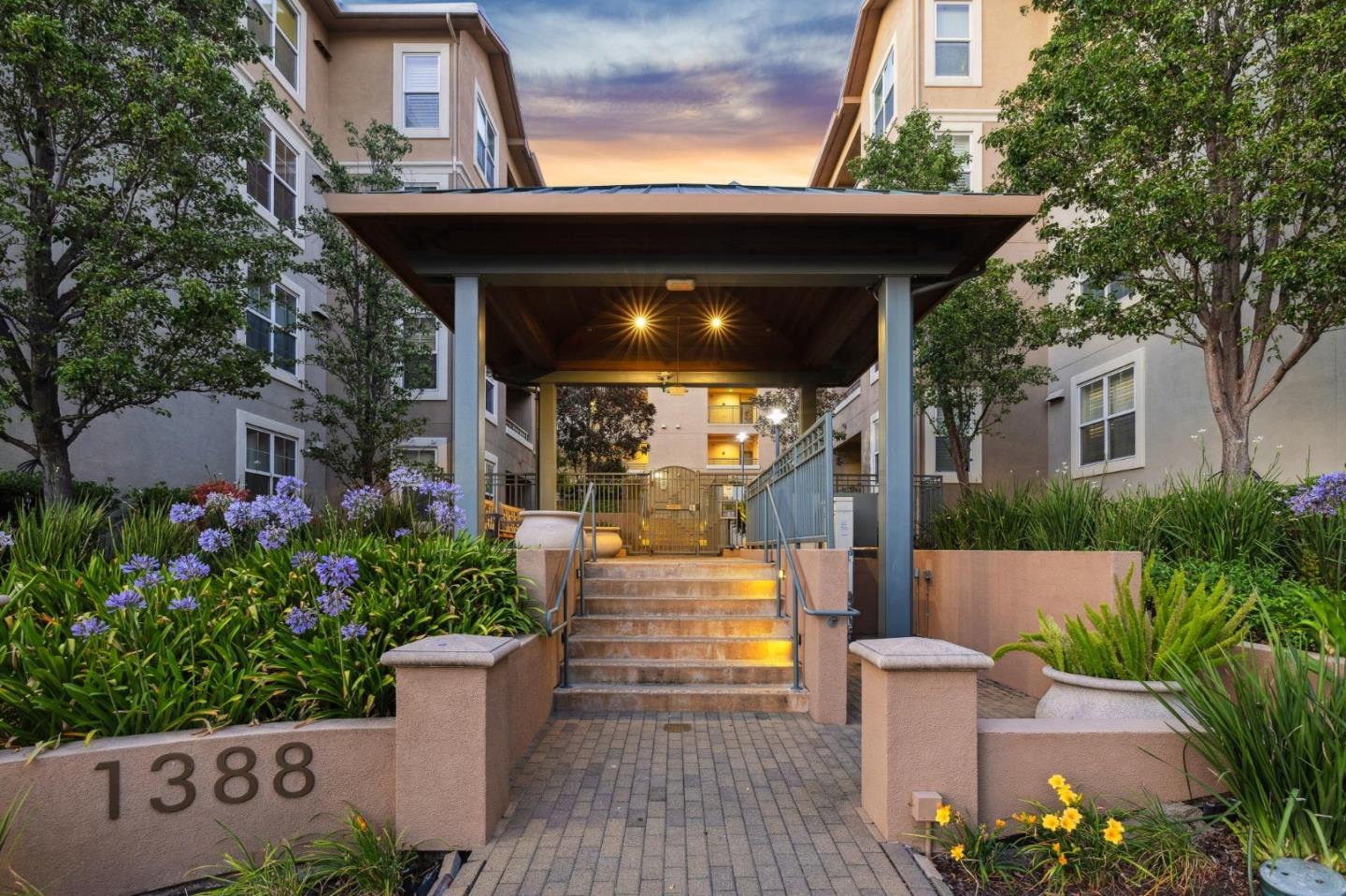 Detail Gallery Image 1 of 1 For 1388 Broadway #209,  Millbrae,  CA 94030 - 3 Beds | 2 Baths