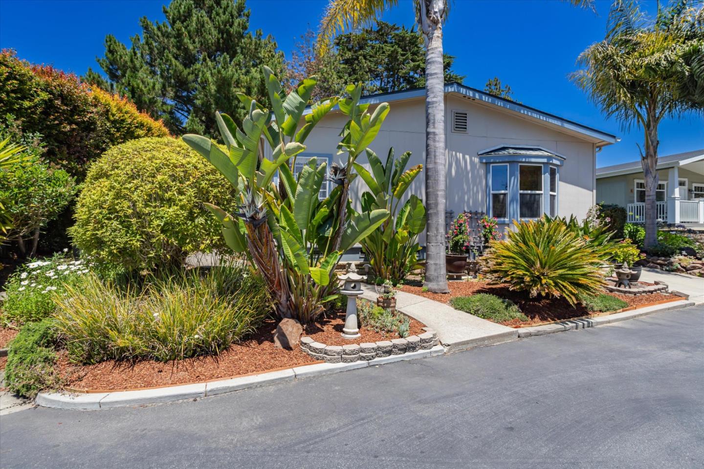 Detail Gallery Image 4 of 58 For 300 Plum St #111,  Capitola,  CA 95010 - 2 Beds | 2 Baths