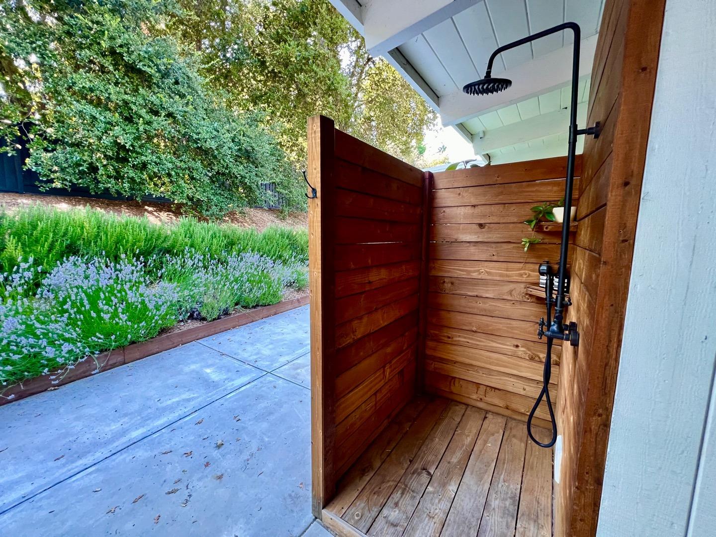 Detail Gallery Image 23 of 44 For 26928 Elena Rd, Los Altos Hills,  CA 94022 - 3 Beds | 2 Baths