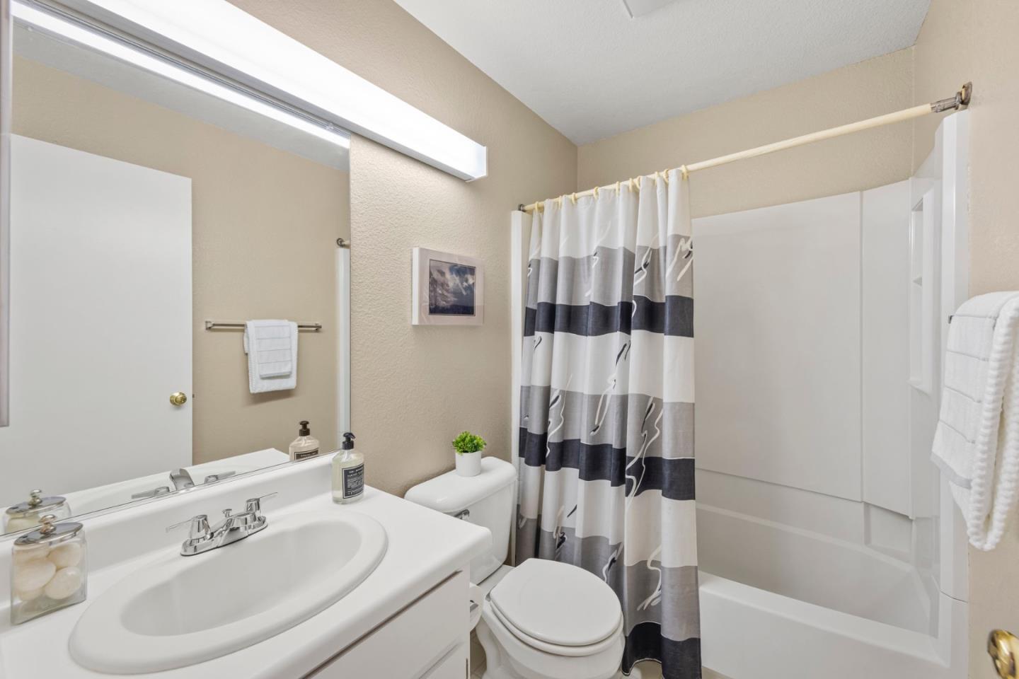 Detail Gallery Image 29 of 39 For 1520 Seville Dr, Morgan Hill,  CA 95037 - 3 Beds | 2/1 Baths