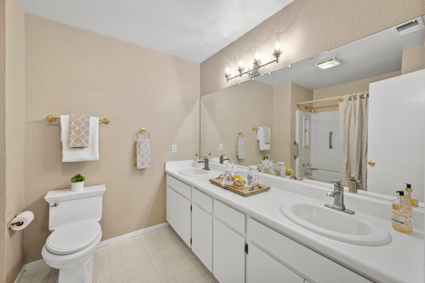 Detail Gallery Image 30 of 39 For 1520 Seville Dr, Morgan Hill,  CA 95037 - 3 Beds | 2/1 Baths