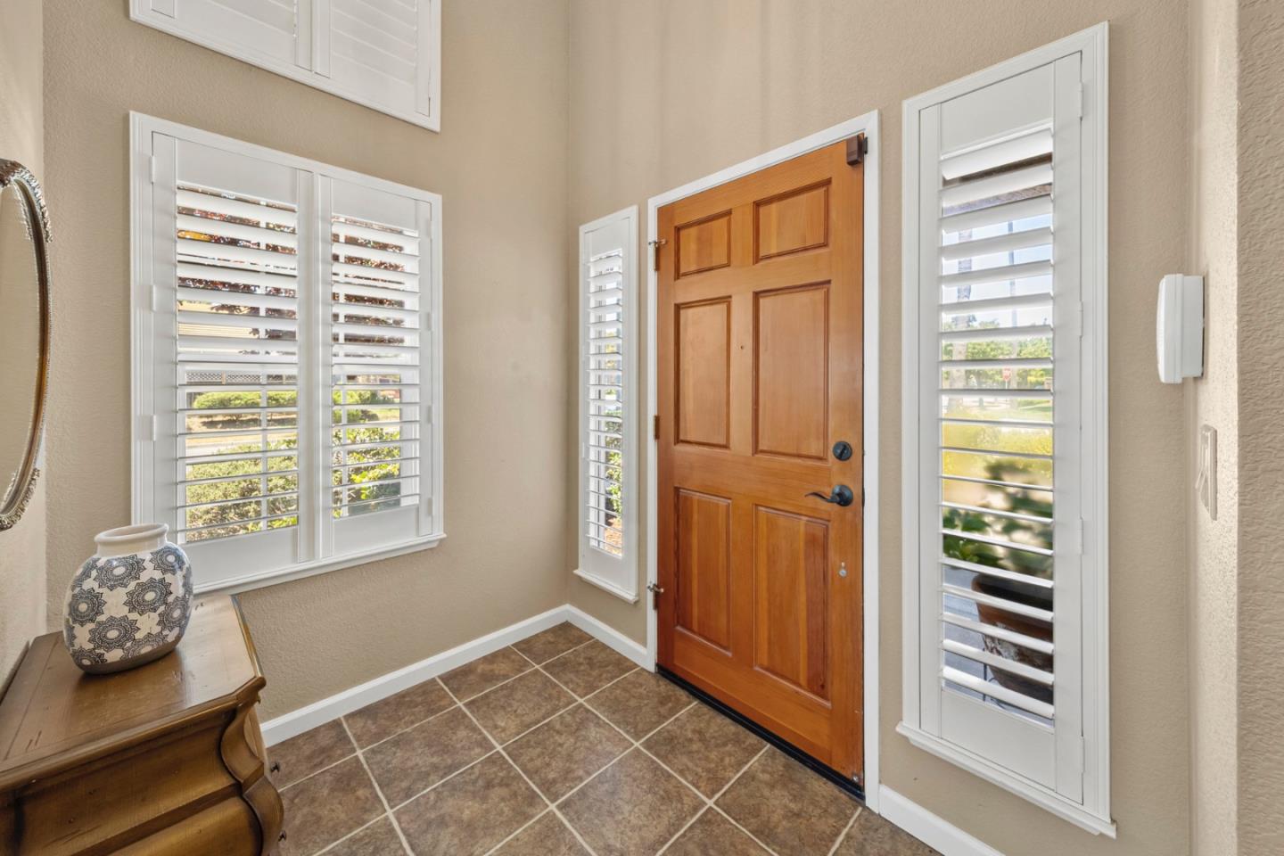 Detail Gallery Image 9 of 39 For 1520 Seville Dr, Morgan Hill,  CA 95037 - 3 Beds | 2/1 Baths