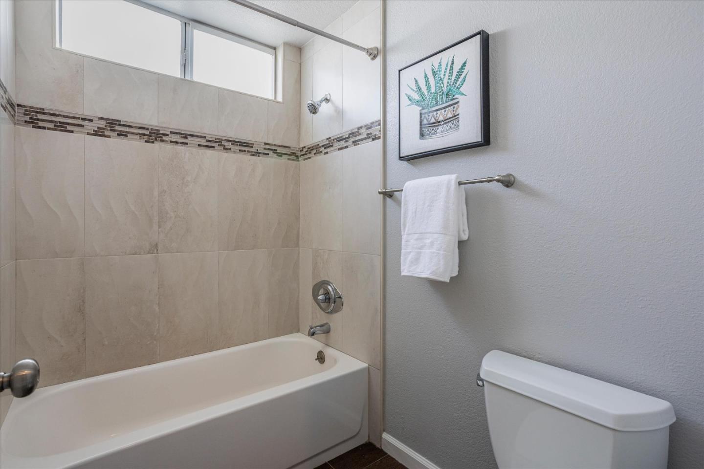 Detail Gallery Image 10 of 28 For 1609 Thorncrest Dr, San Jose,  CA 95131 - 2 Beds | 2 Baths