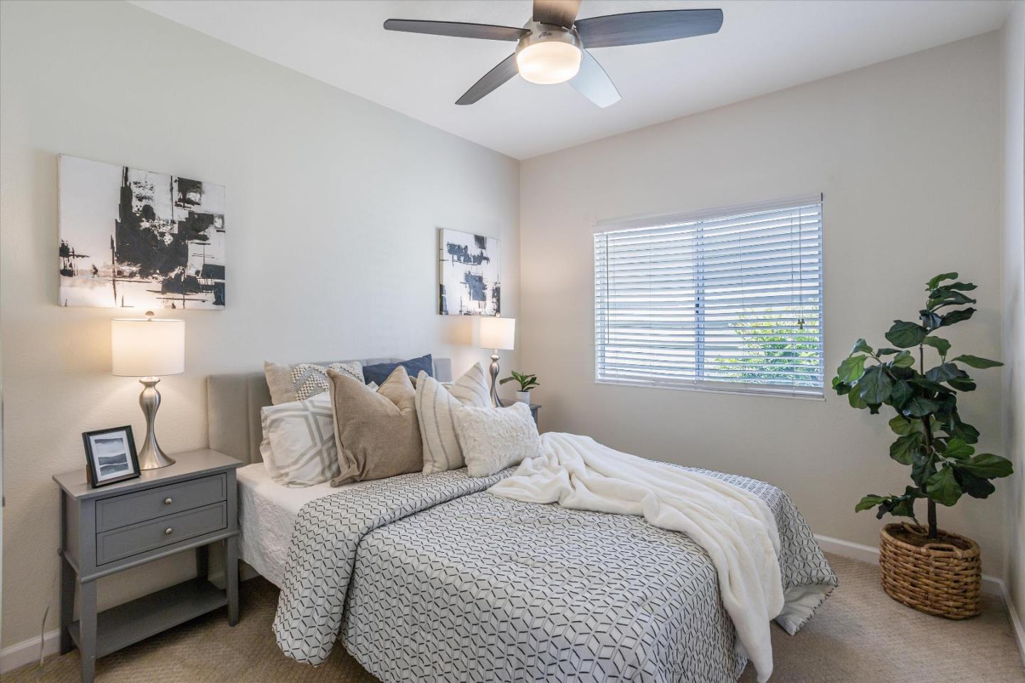 Detail Gallery Image 11 of 28 For 1609 Thorncrest Dr, San Jose,  CA 95131 - 2 Beds | 2 Baths