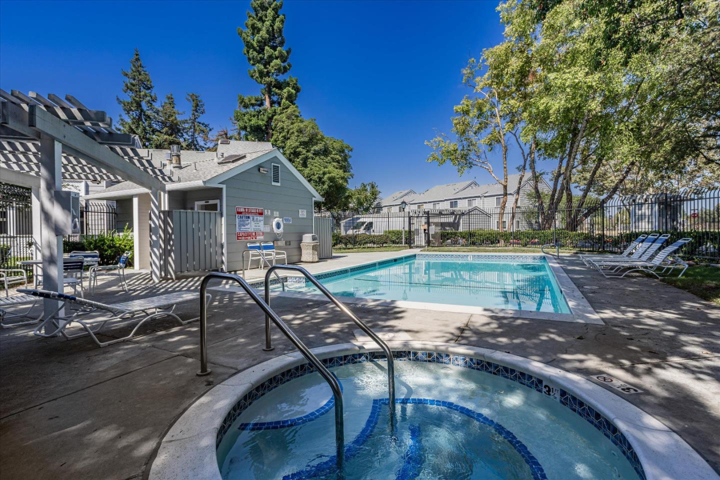 Detail Gallery Image 19 of 28 For 1609 Thorncrest Dr, San Jose,  CA 95131 - 2 Beds | 2 Baths