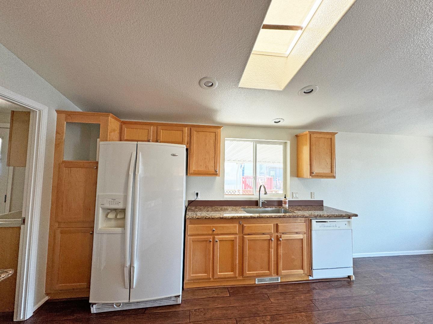 Detail Gallery Image 12 of 30 For 14 Oceanview Ave #14,  Half Moon Bay,  CA 94019 - 3 Beds | 2 Baths