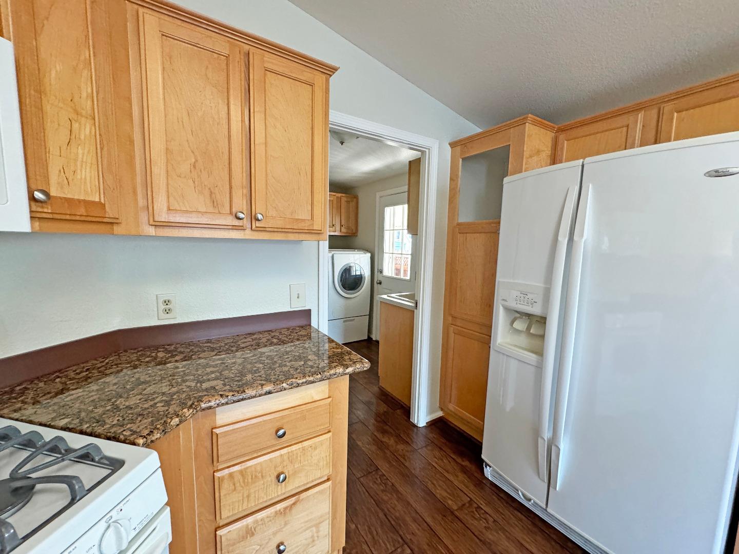 Detail Gallery Image 13 of 30 For 14 Oceanview Ave #14,  Half Moon Bay,  CA 94019 - 3 Beds | 2 Baths