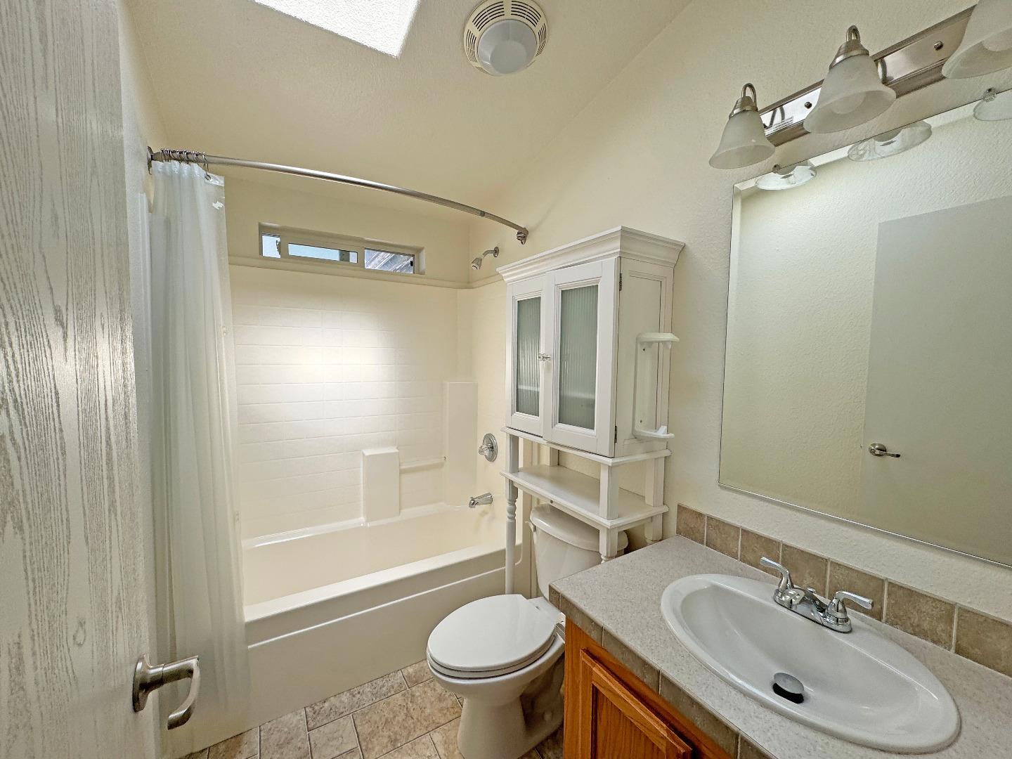 Detail Gallery Image 18 of 30 For 14 Oceanview Ave #14,  Half Moon Bay,  CA 94019 - 3 Beds | 2 Baths