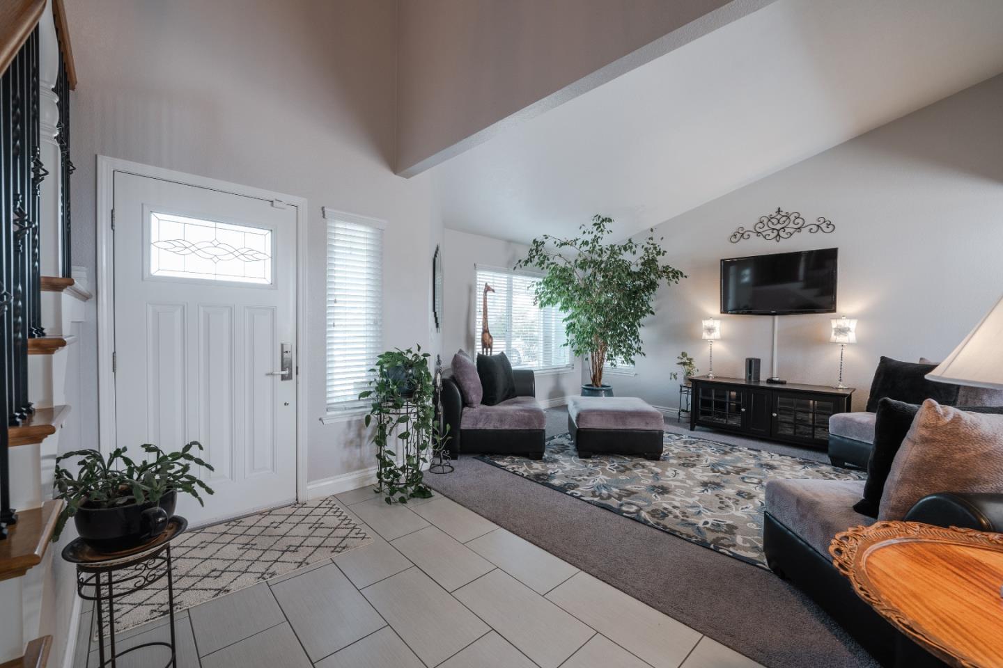 1320 Trieste Dr, Hollister, CA 95023 photo 3