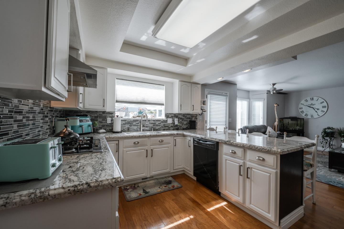 1320 Trieste Dr, Hollister, CA 95023 photo 4