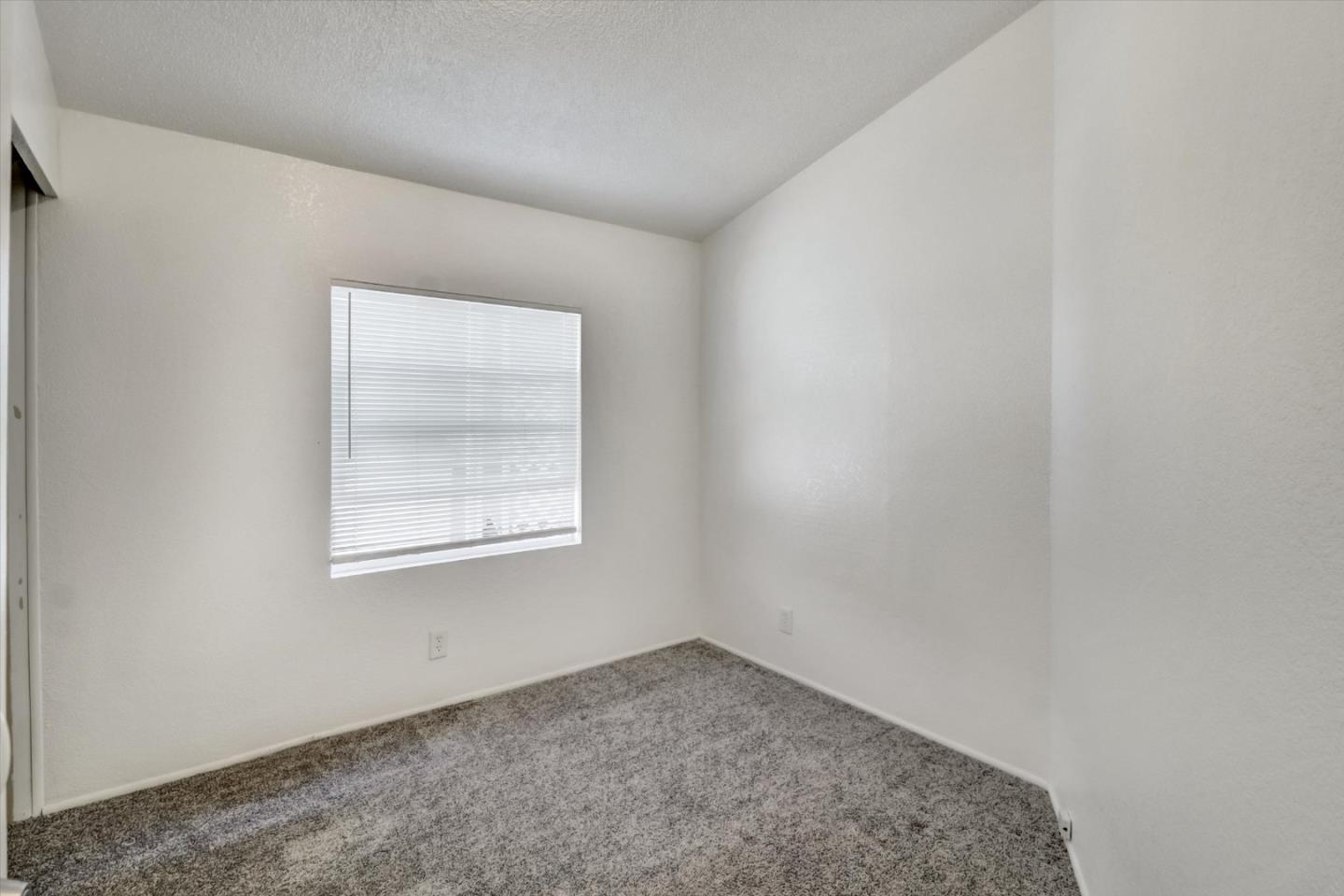 Detail Gallery Image 34 of 37 For 3015 E Bayshore Rd #129,  Redwood City,  CA 94063 - 3 Beds | 2 Baths