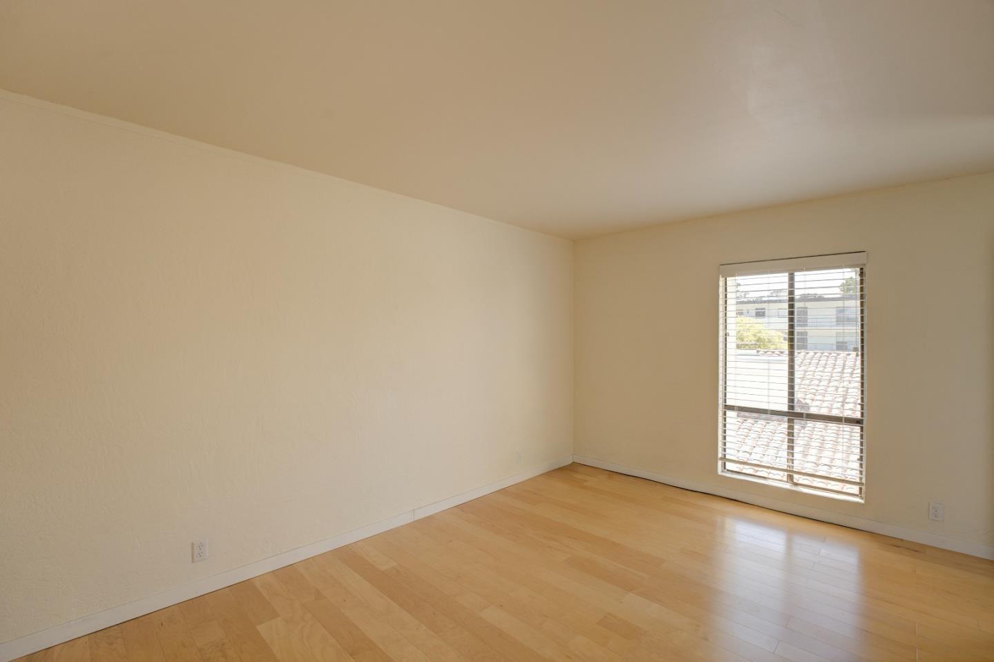 Detail Gallery Image 10 of 19 For 500 Glenwood Cir #434,  Monterey,  CA 93940 - 2 Beds | 2 Baths