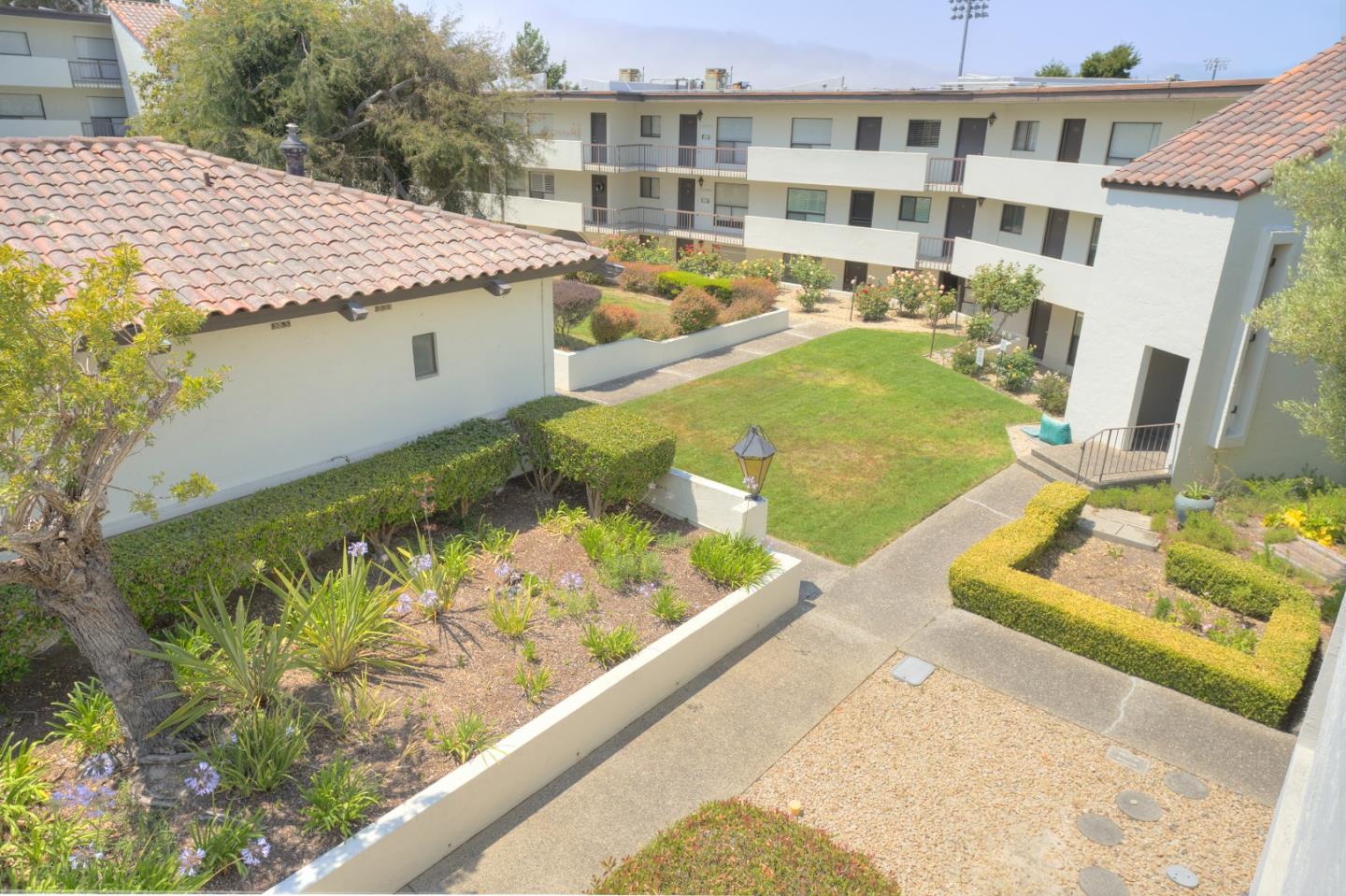 Detail Gallery Image 14 of 19 For 500 Glenwood Cir #434,  Monterey,  CA 93940 - 2 Beds | 2 Baths