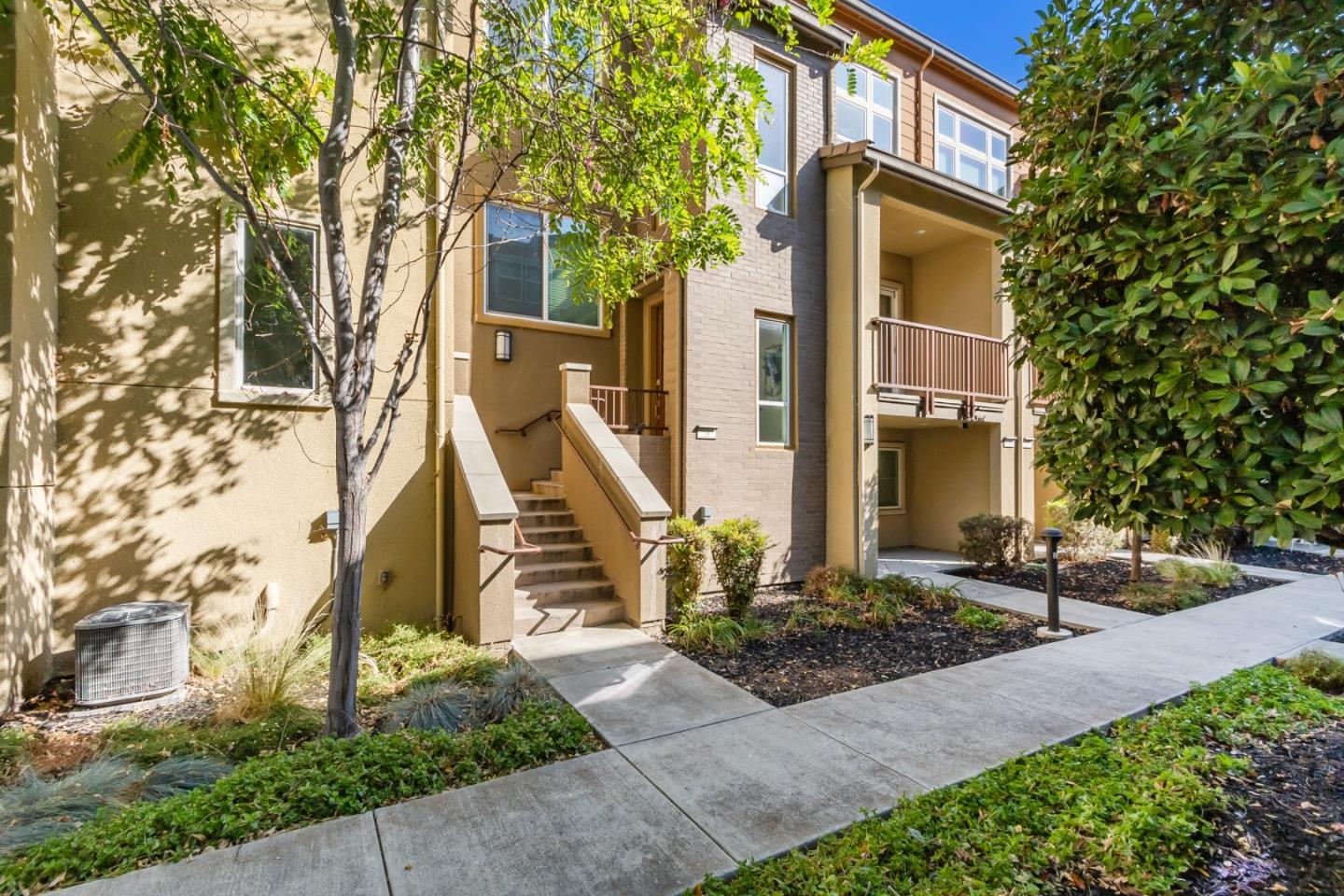 Detail Gallery Image 1 of 1 For 2412 Stearman Ct #3,  San Jose,  CA 95132 - 3 Beds | 2 Baths