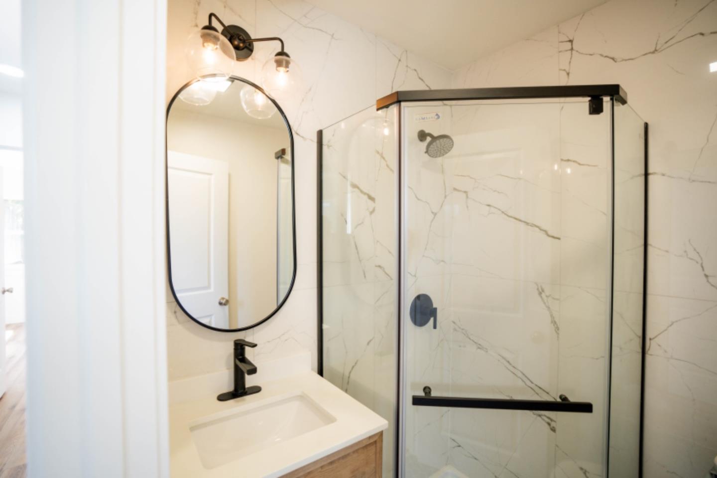 Detail Gallery Image 15 of 23 For 2278 E 19th St, Oakland,  CA 94606 - 4 Beds | 2/1 Baths