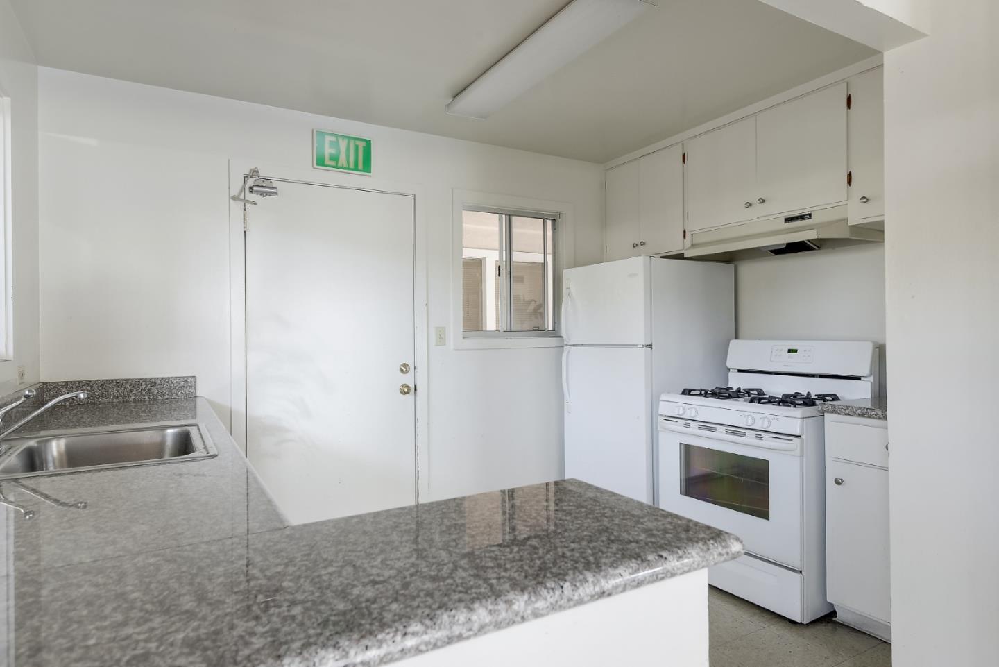 Detail Gallery Image 10 of 18 For 580 Ahwanee Ave #19,  Sunnyvale,  CA 94085 - 2 Beds | 2 Baths