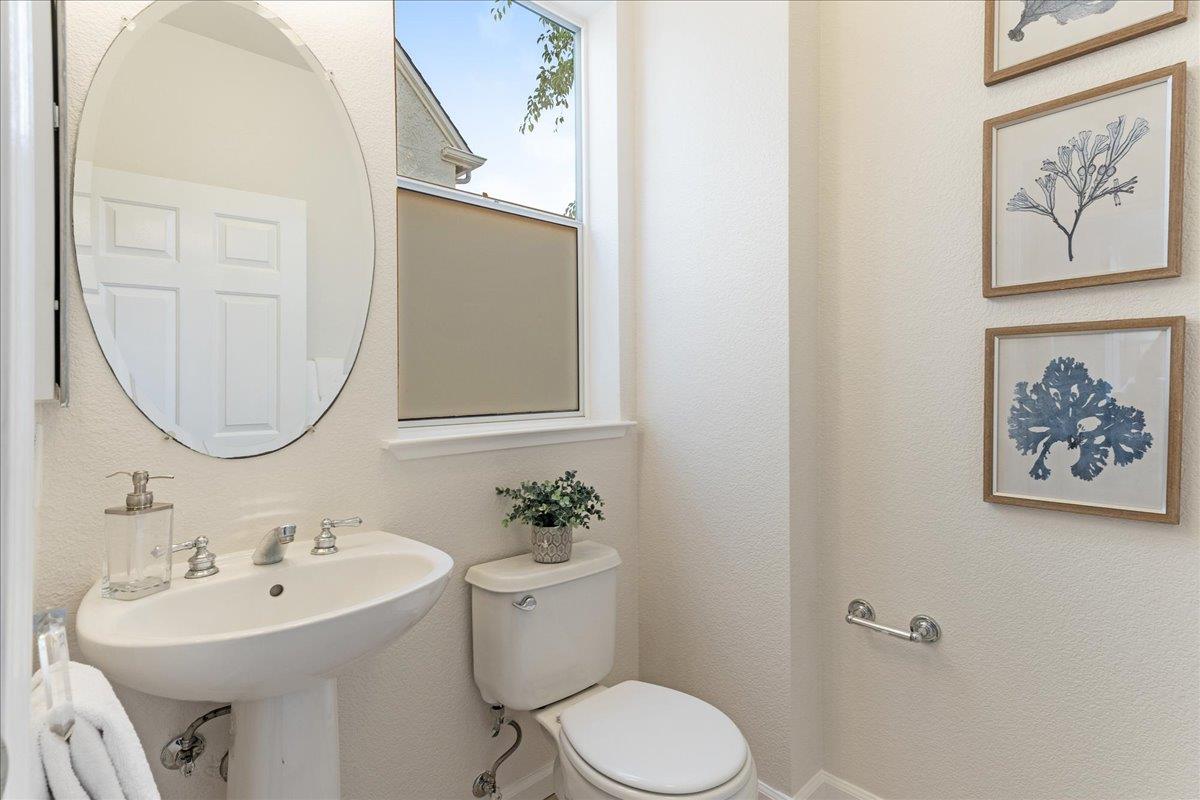 Detail Gallery Image 21 of 45 For 1013 Nobel Dr, Santa Cruz,  CA 95060 - 3 Beds | 2/1 Baths