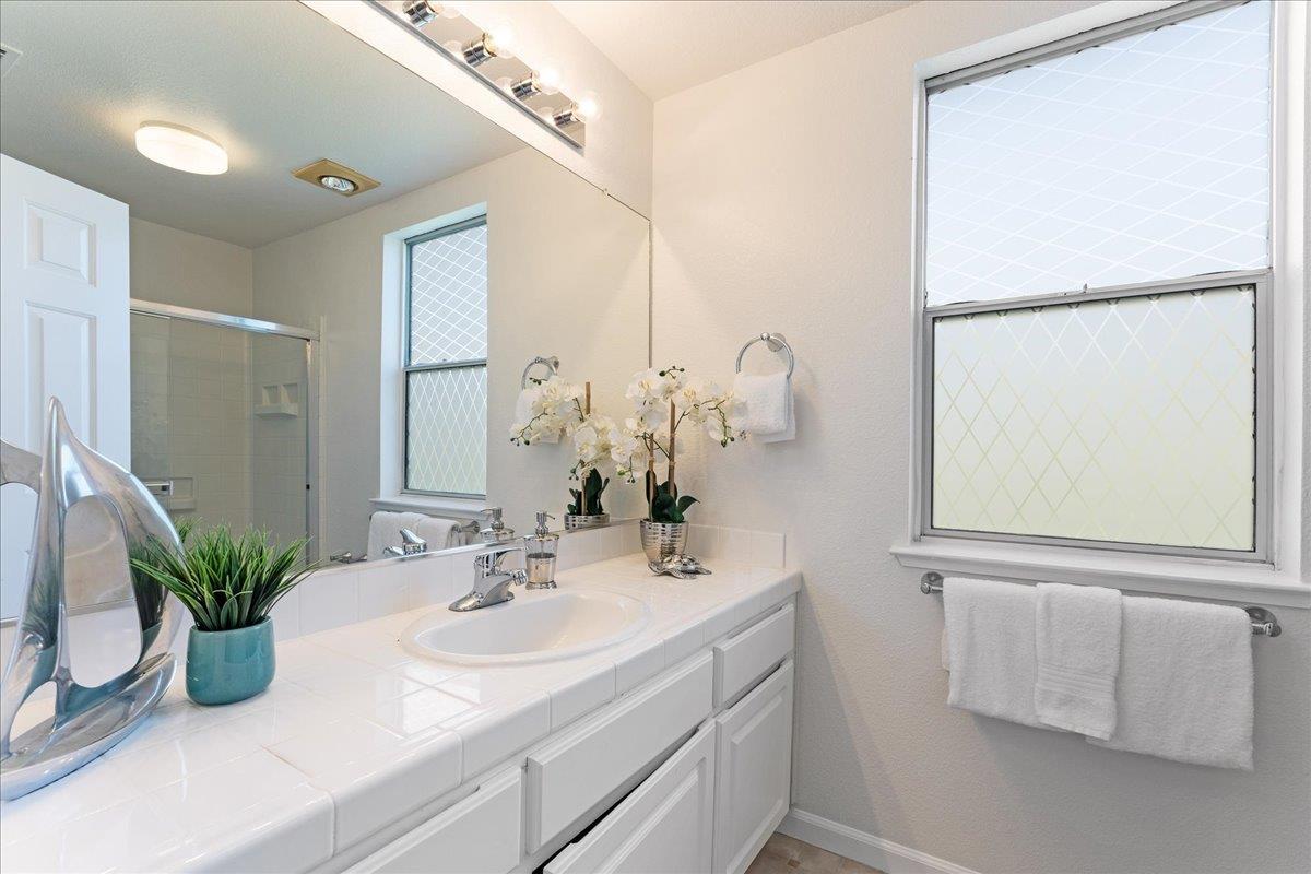 Detail Gallery Image 27 of 45 For 1013 Nobel Dr, Santa Cruz,  CA 95060 - 3 Beds | 2/1 Baths