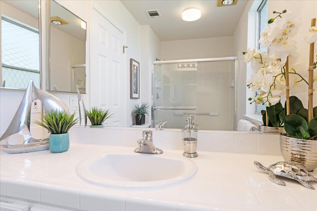 Detail Gallery Image 28 of 45 For 1013 Nobel Dr, Santa Cruz,  CA 95060 - 3 Beds | 2/1 Baths