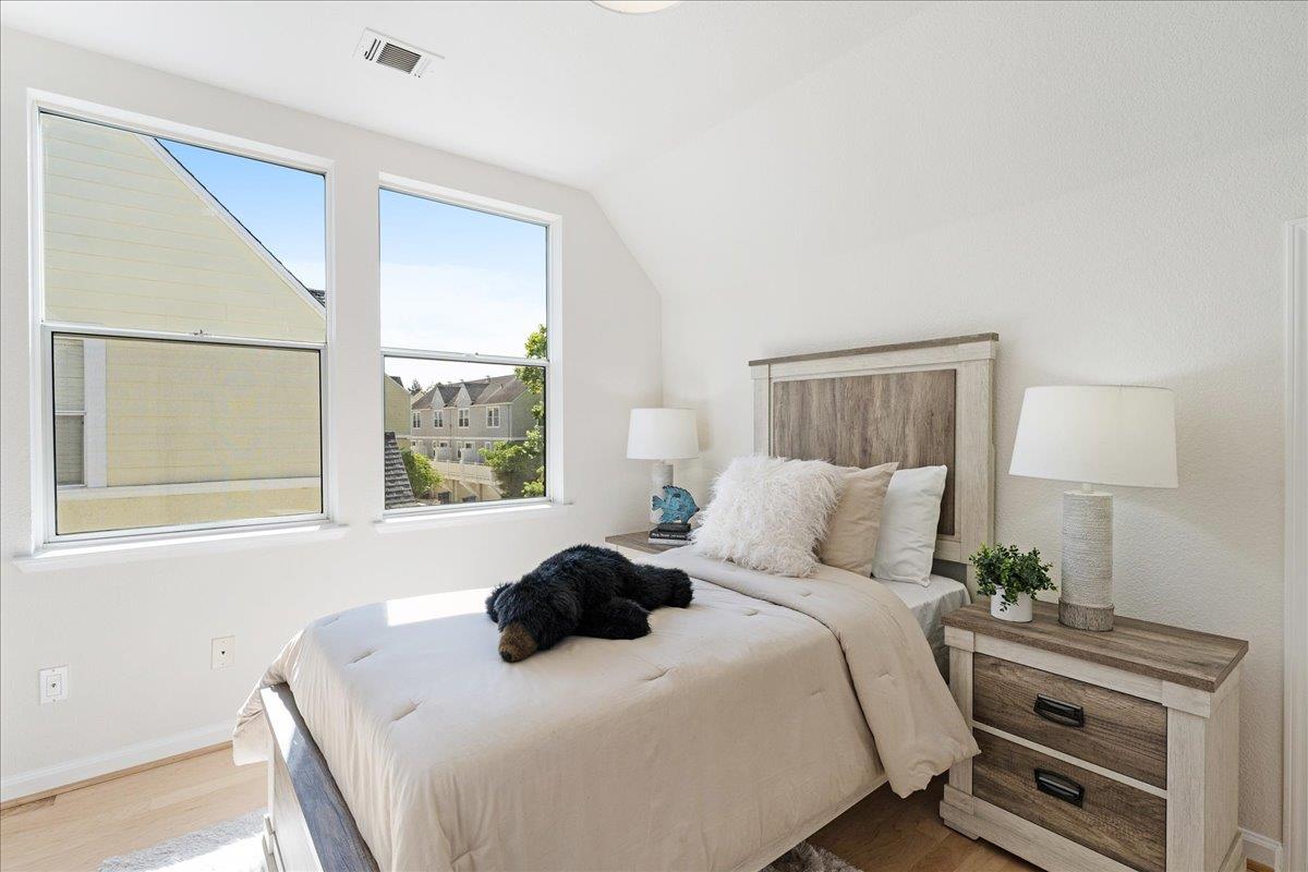 Detail Gallery Image 31 of 45 For 1013 Nobel Dr, Santa Cruz,  CA 95060 - 3 Beds | 2/1 Baths